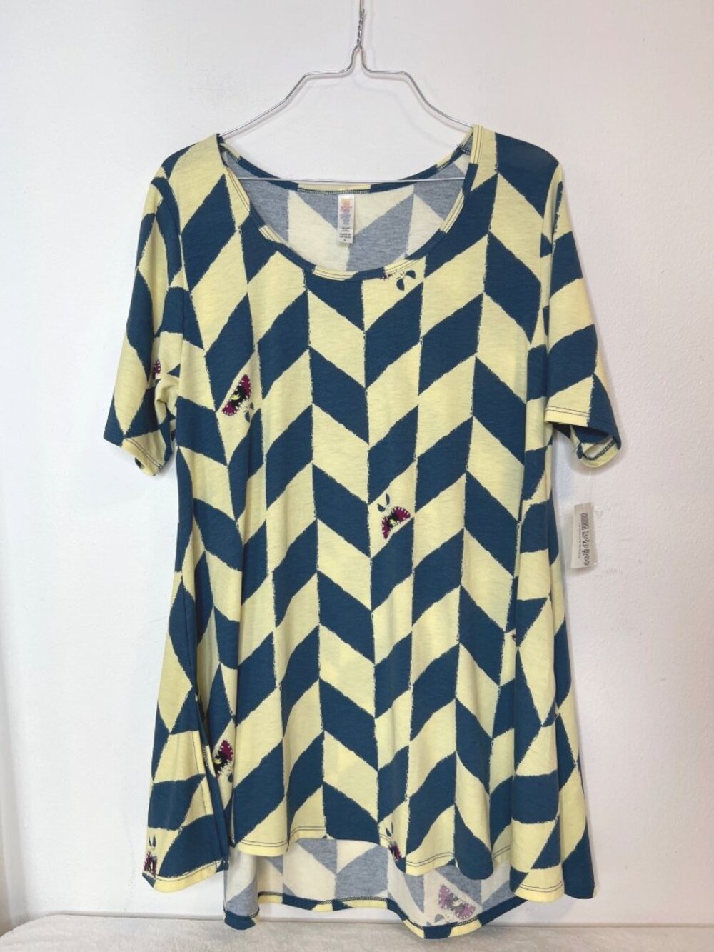 Lularoe Perfect Tee M NBC Oogie Boogie Nightmare Before Christmas NEW T-shirt
